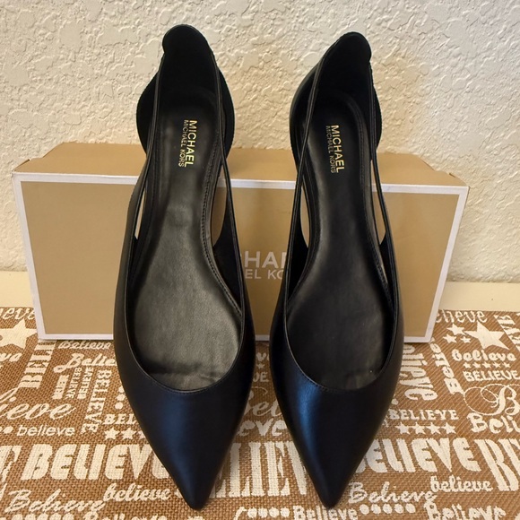 NIB MICHAEL Michael Kors Pointed Toe Flats - Picture 9 of 16